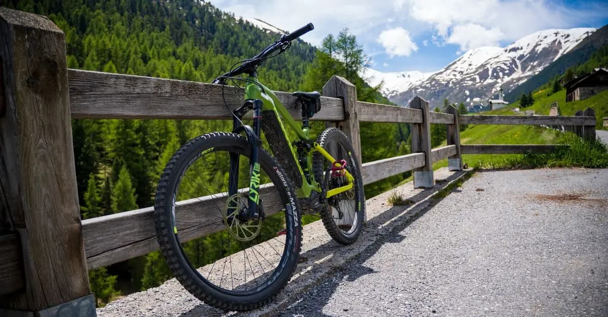 Vélos de route vs VTT : lequel choisir ?