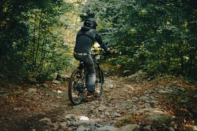 Comment choisir le bon équipement de cyclisme : le guide ultime