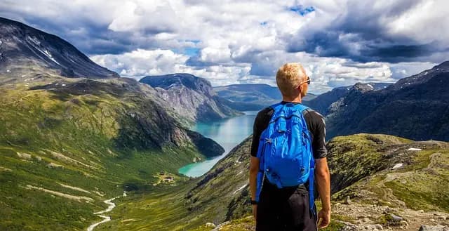 Comment choisir le meilleur équipement pour vos randonnées