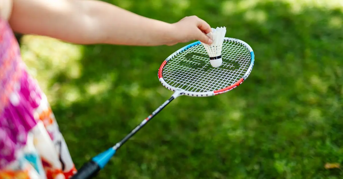Comment choisir son équipement de badminton pour débuter