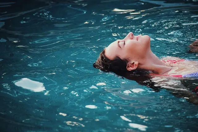 Comment choisir un gilet de bain adapté à votre pratique