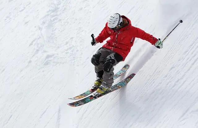 Comment bien choisir son équipement de ski pour débuter
